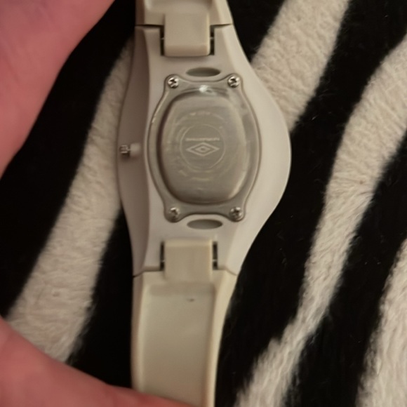 Cream rubber Umbro watch U456 - Picture 4 of 4